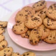 Receita de Cookie americano com gotas de chocolate