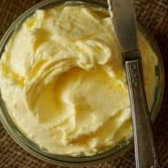 Receita de Manteiga caseira com apenas 2 ingredientes