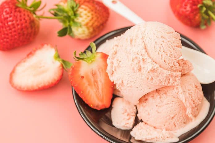 9 receitas fáceis de sorvete caseiro para refrescar o seu verão
