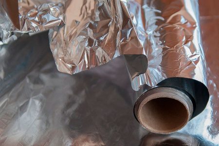 Papel alumínio x papel filme: como usá-los na cozinha
