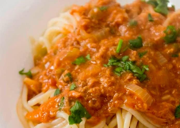 Imagem Espaguete com molho de atum